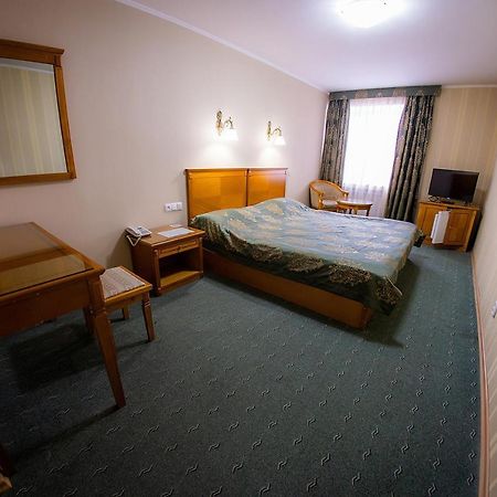 Hotel Edem Karagandy エクステリア 写真