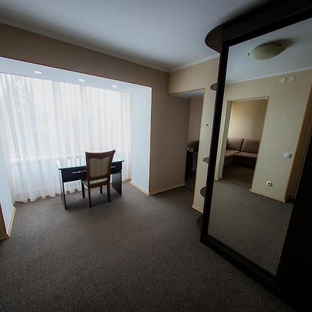 Hotel Edem Karagandy エクステリア 写真