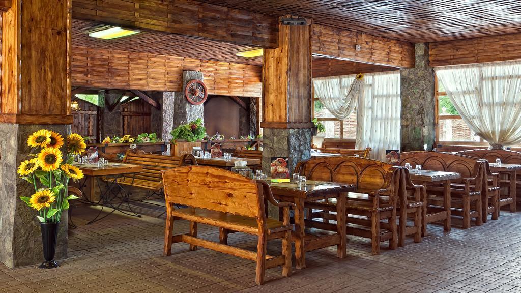 Hotel Edem Karagandy エクステリア 写真