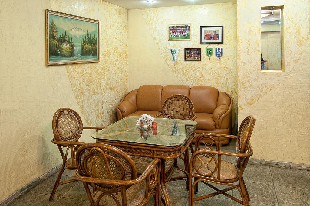 Hotel Edem Karagandy エクステリア 写真