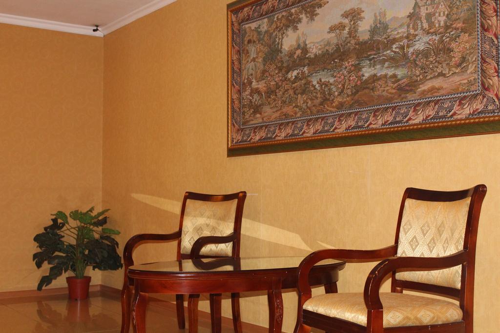 Hotel Edem Karagandy エクステリア 写真