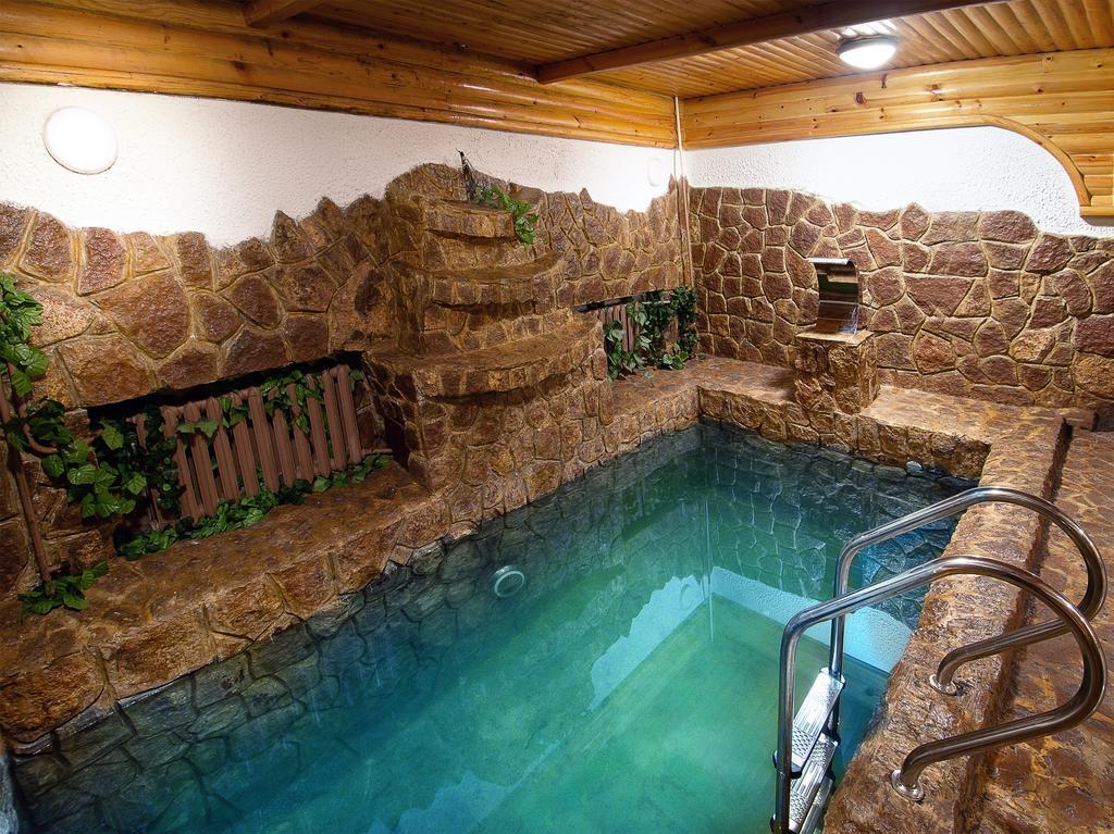 Hotel Edem Karagandy エクステリア 写真