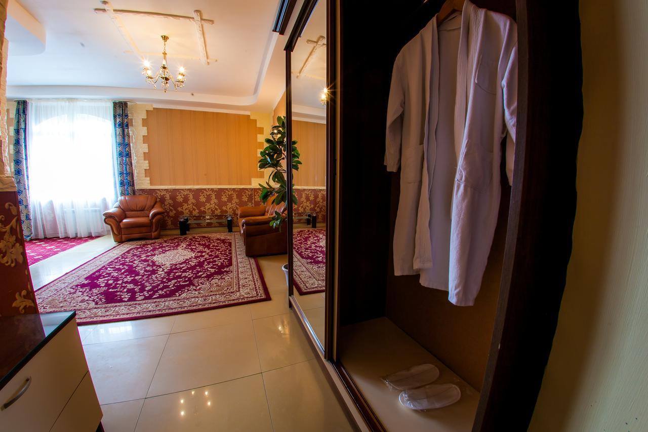 Hotel Edem Karagandy エクステリア 写真