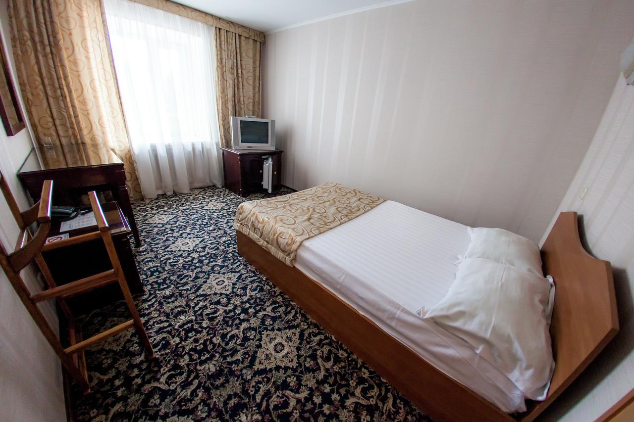 Hotel Edem Karagandy エクステリア 写真