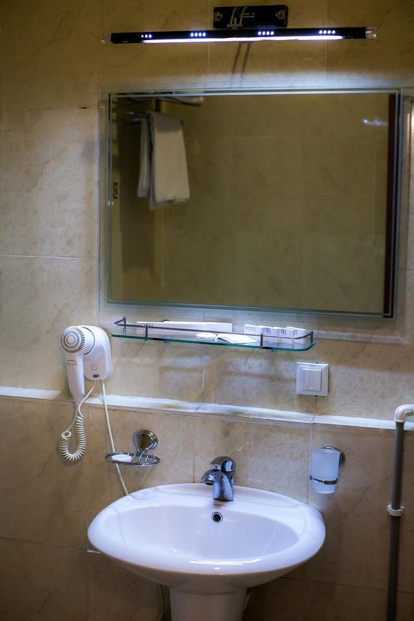 Hotel Edem Karagandy エクステリア 写真