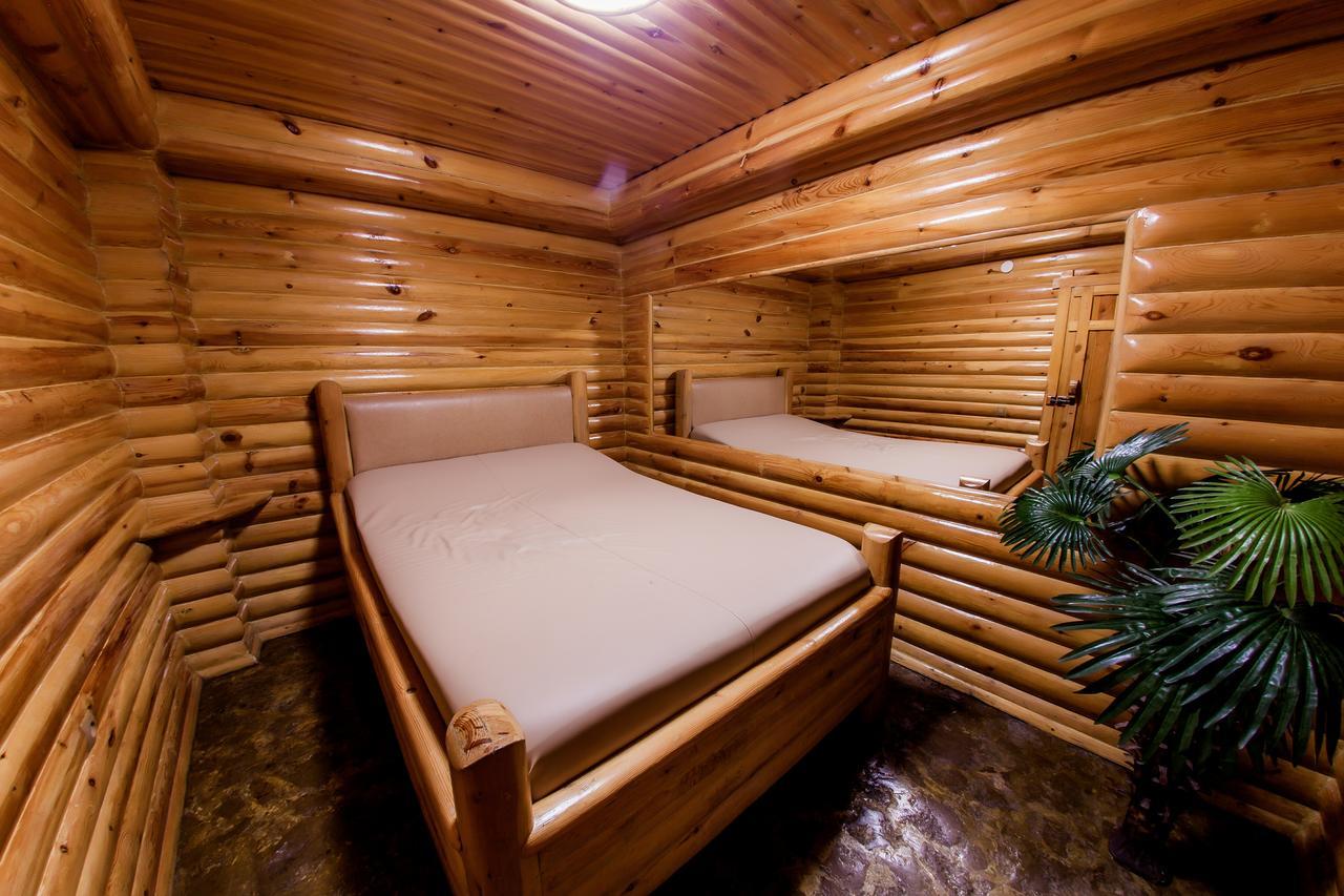 Hotel Edem Karagandy エクステリア 写真