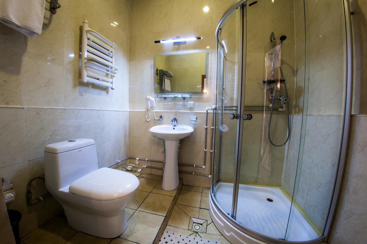 Hotel Edem Karagandy エクステリア 写真