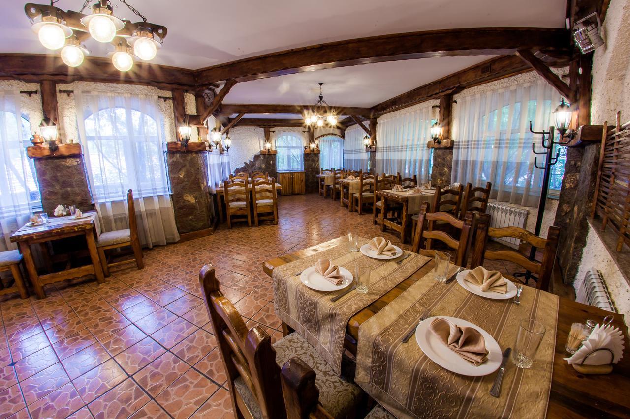 Hotel Edem Karagandy エクステリア 写真
