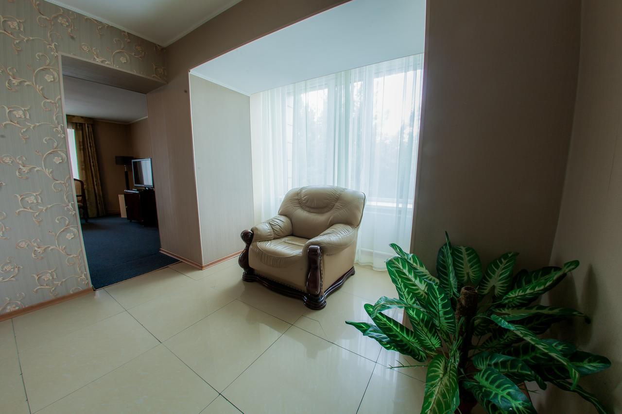 Hotel Edem Karagandy エクステリア 写真