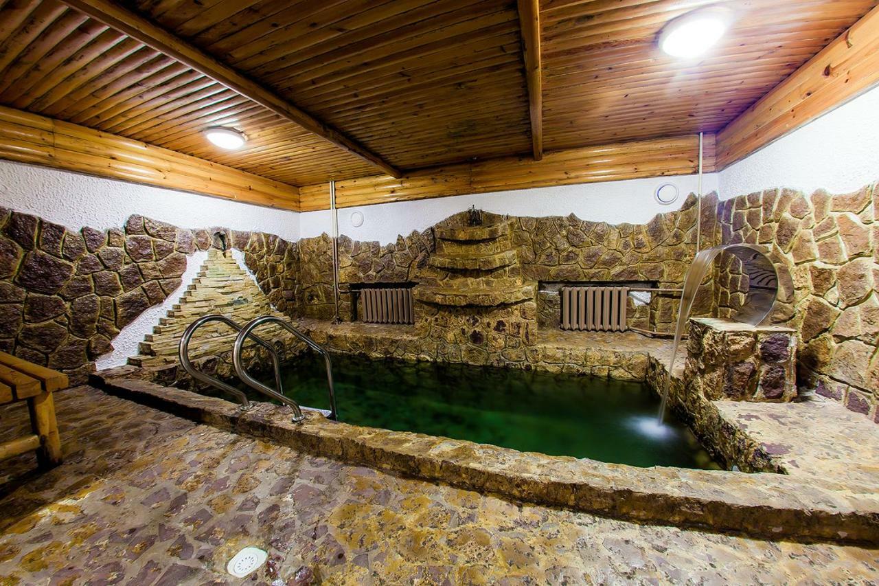 Hotel Edem Karagandy エクステリア 写真