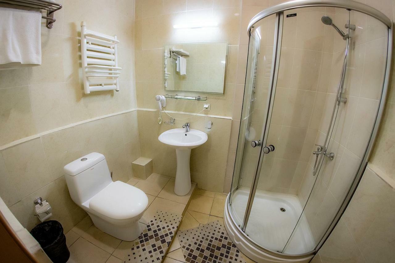 Hotel Edem Karagandy エクステリア 写真