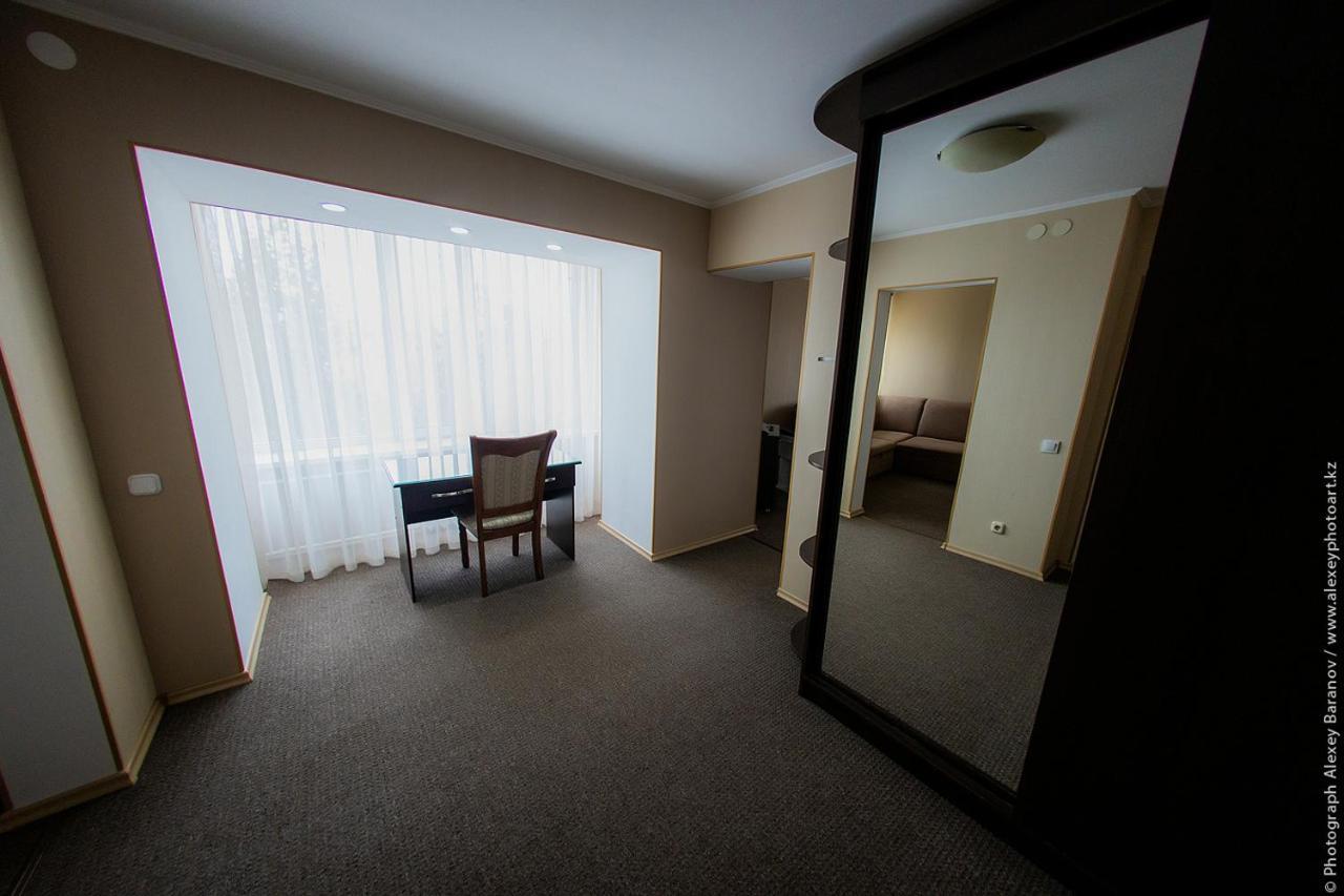 Hotel Edem Karagandy エクステリア 写真